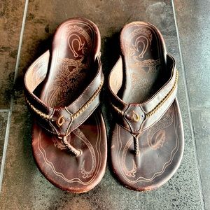 OluKai Mea Ola Men’s Leather Sandals Flip Flops